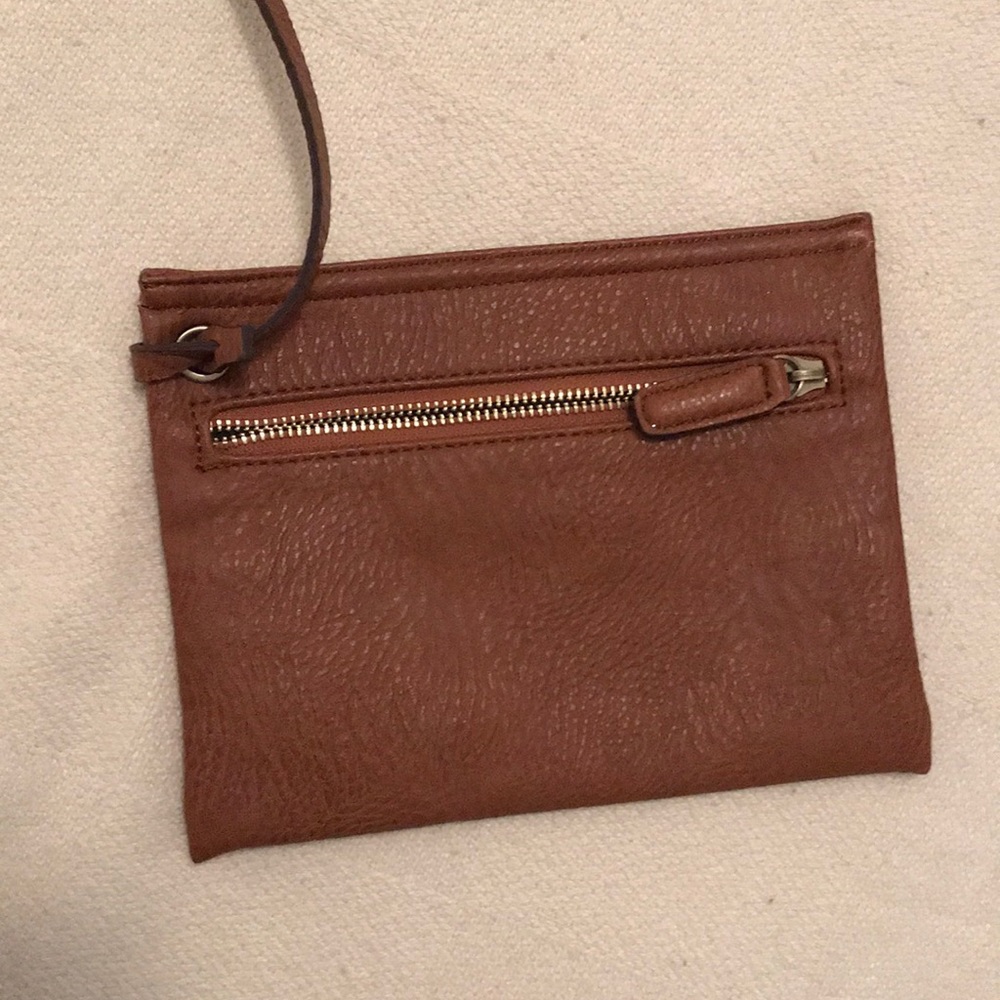 Clutch - Picture 3 of 4